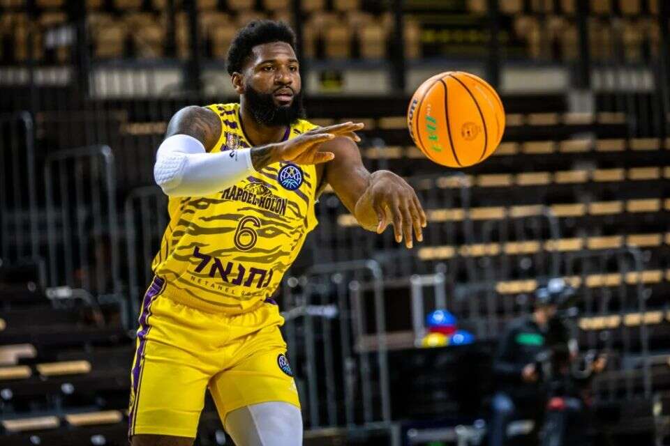 חסן מרטין , FIBA