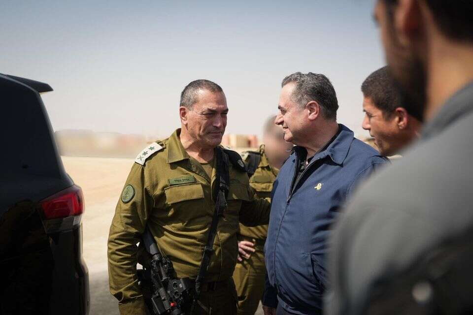 שר הביטחון ישראל כ"ץ לצד הרמטכ"ל אייל זמיר , אלעד מלכה, משרד הביטחון