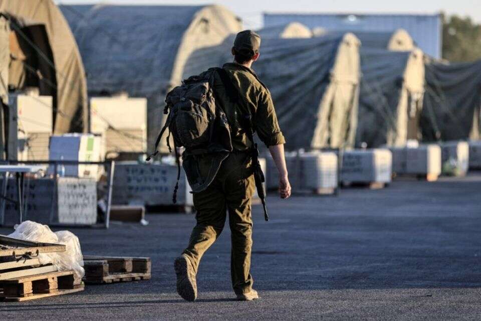 מילואימניק (ארכיון) , ללא קרדיט
