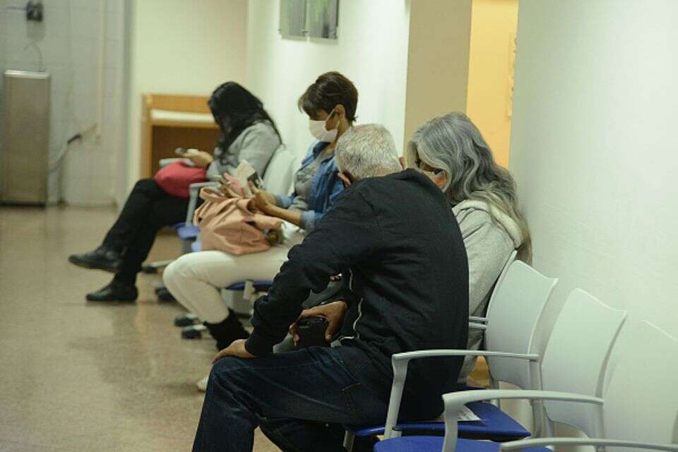 תור בקופת חולים , דודו גרינשפן