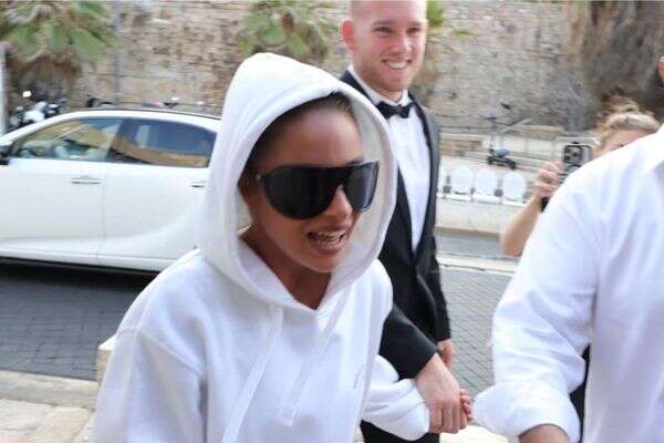 נועה קירל ודניאל פרץ מגיעים לאולם  , ניר פקין