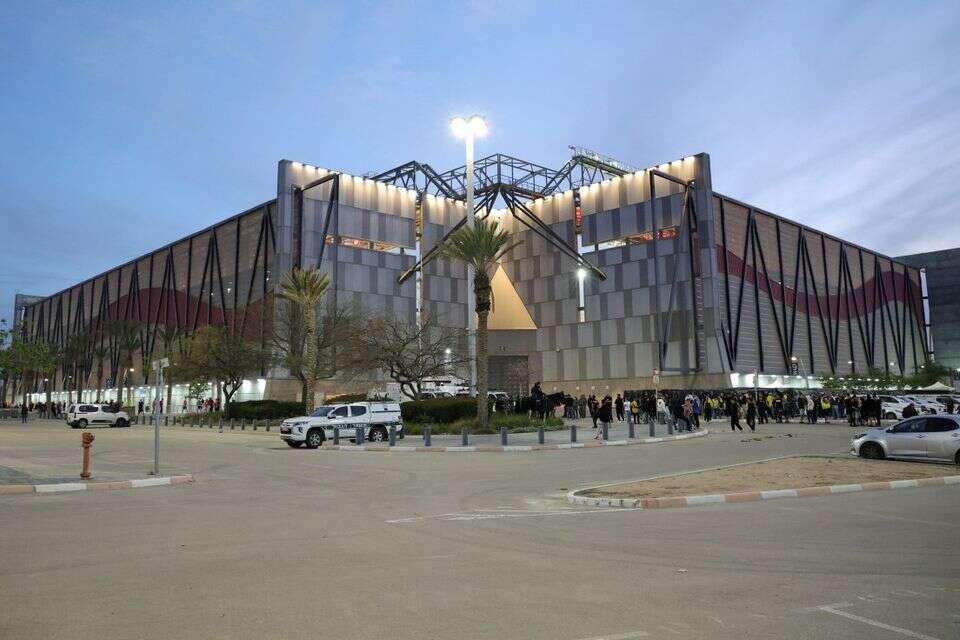 אצטדיון טוטו טרנר , אלן שיבר