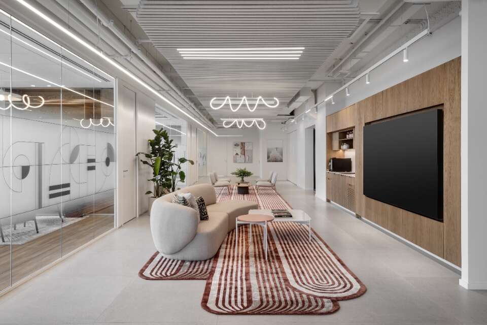 לא צריך לחכות לחורף: הפריט שישדרג לכם את עיצוב הבית