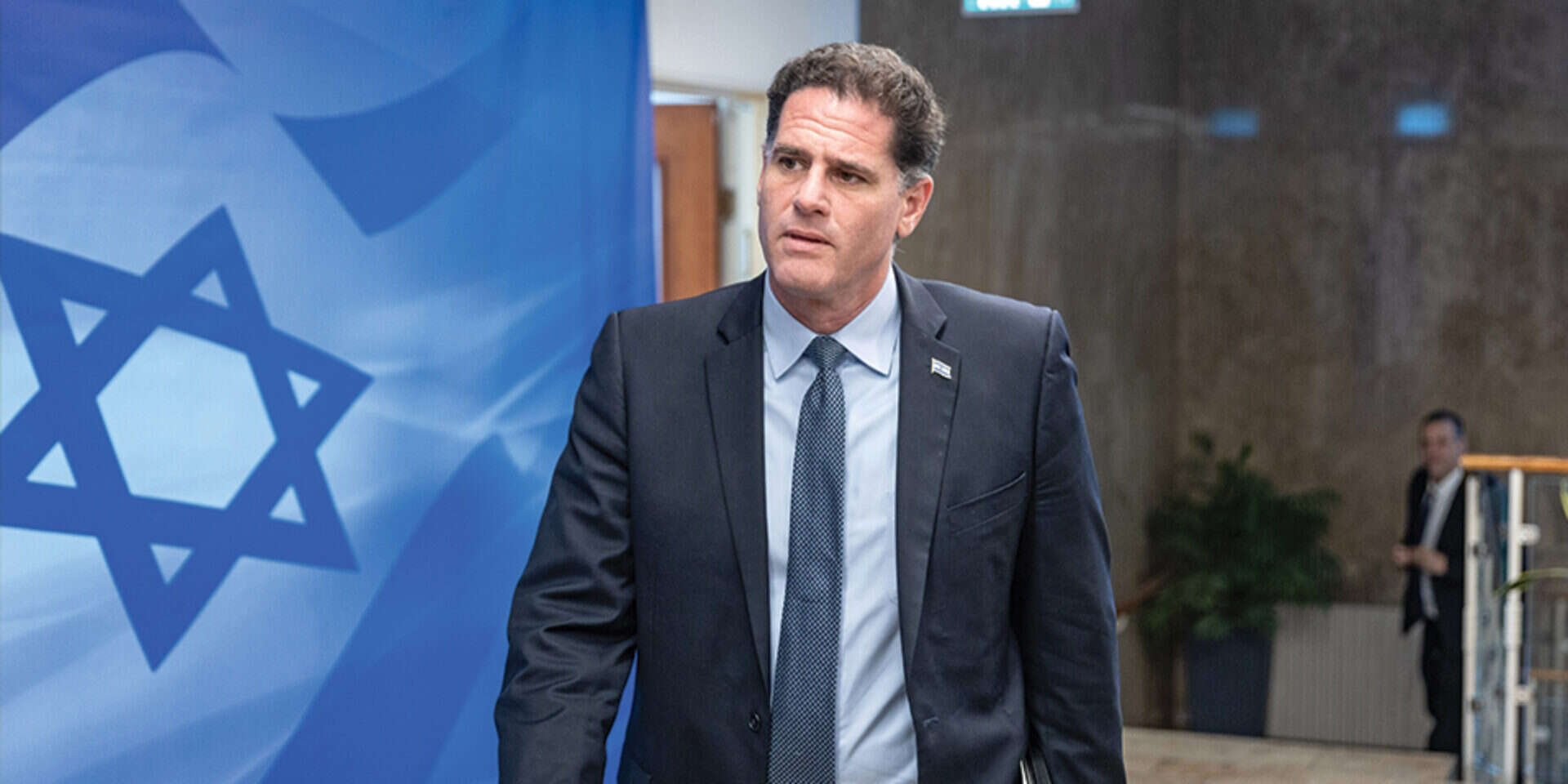 מכתב התפטרות חריג ביותר. רון דרמר , אמיל סלמן