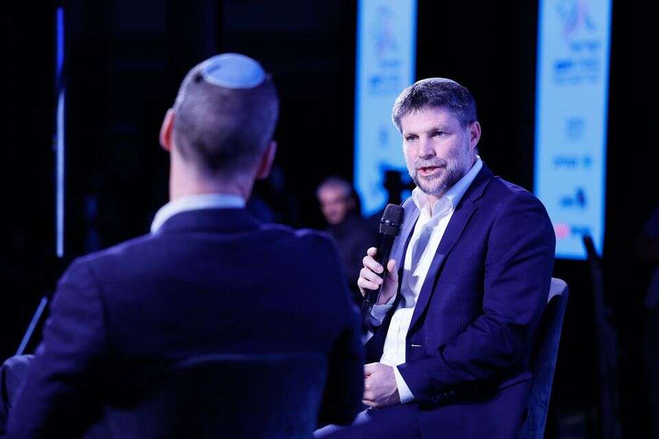 שר האוצר בצלאל סמוטריץ' בוועידת "ישראל בונה חוסן" , אורן בן חקון