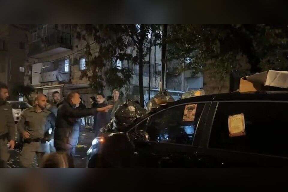 רכבו של ח"כ בן צור הותקף על ידי חרדים קיצוניים 
 , ישי ירושלמי