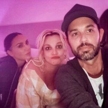 קים, קלואי ובריטני במסיבת פיג'מות נוסח הוליווד