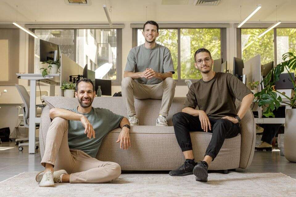 מייסדי החברה, מימין לשמאל: גיא פרגל אסף וינר ואורן סבן , עומר הכהן