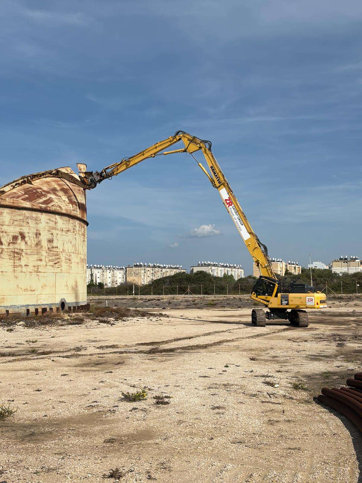 בשורה לתושבים: החלה הריסת חוות המיכלים הרעילים בחיפה - ומה יוקם במקום?