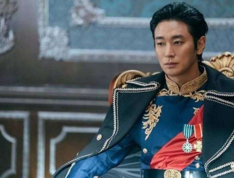 מדליה נאצית הופיעה בסדרת הטלוויזיה - וההפקה התנצלה