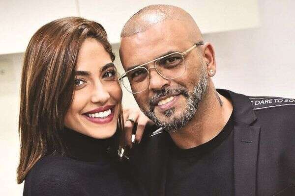 מכוון אליו? אייל גולן עם דניאל גרינברג , אינסטגרם