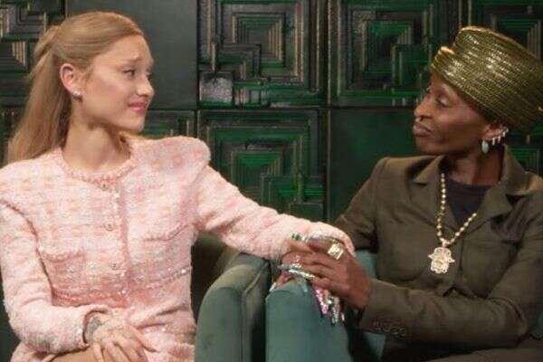 אריאנה גרנדה וסינתיה אריבו , צילום מסך 