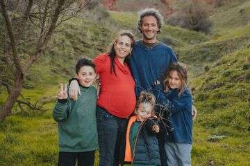 שגיא מור, רעייתו ענבל וילדיהם , באדיבות המשפחה