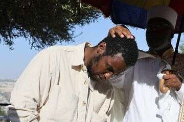 אברה מנגיסטו בתפילה , ארנון בוסאני