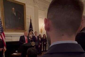 מתן אנגרסט בביקור בבית המלבן , .