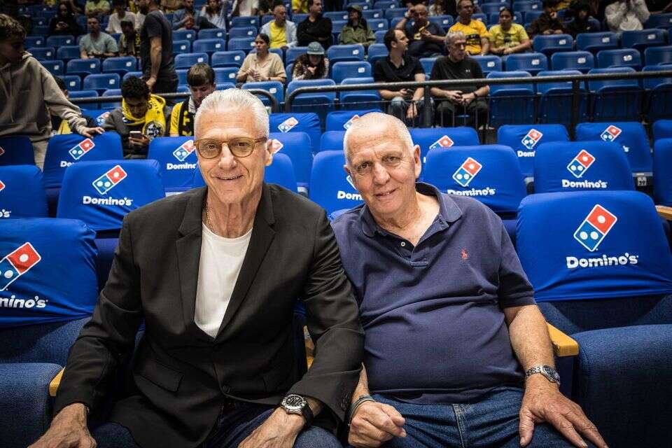 מיקי ברקוביץ' ומוטי ארואסטי , עודד קרני