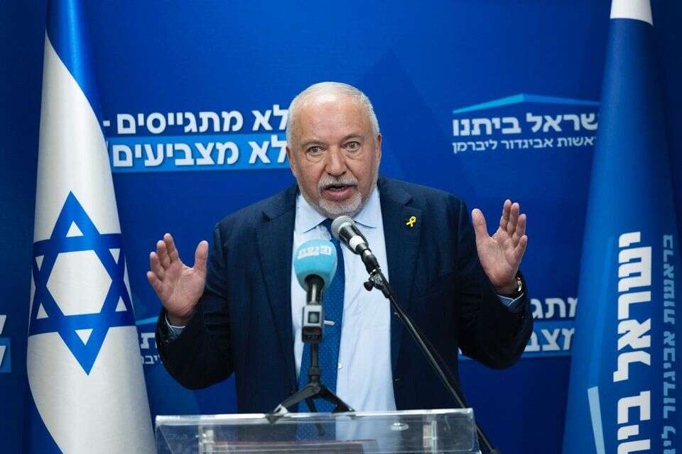 "כולם ישרתו. גם עריקים מתל אביב גם בחור ישיביה מפוניבז'". ליברמן , חיים גולדברג/פלאש90