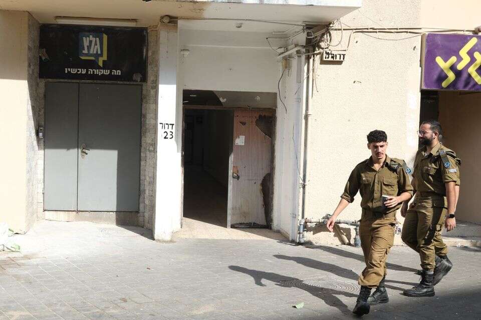 הנימוקים לסגירה שווים בעוצמתם לנימוקים לאי-סגירה. הכניסה לגלי צה"ל , גדעון מרקוביץ'