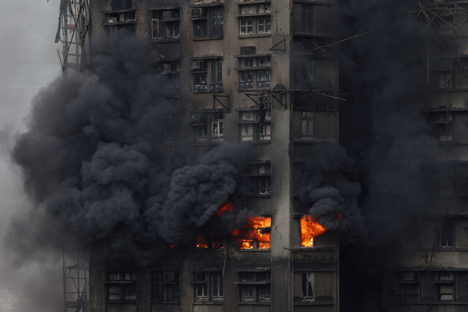 "התקווה שנוכל לחזור בקרוב הולכת וקטנה - אנחנו עדיין רואים את עוצמת הלהבות" , רויטרס