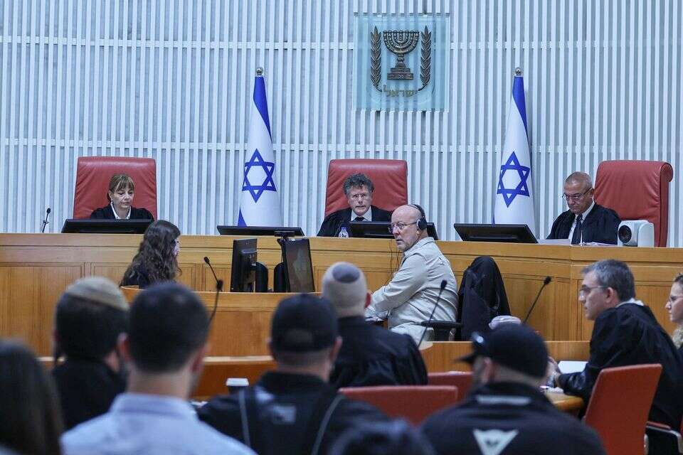 נשיא העליון יצחק עמית , אורן בן חקון