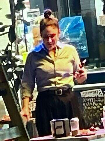 כוכבת "ארץ נהדרת" מצלמת סדרה חדשה