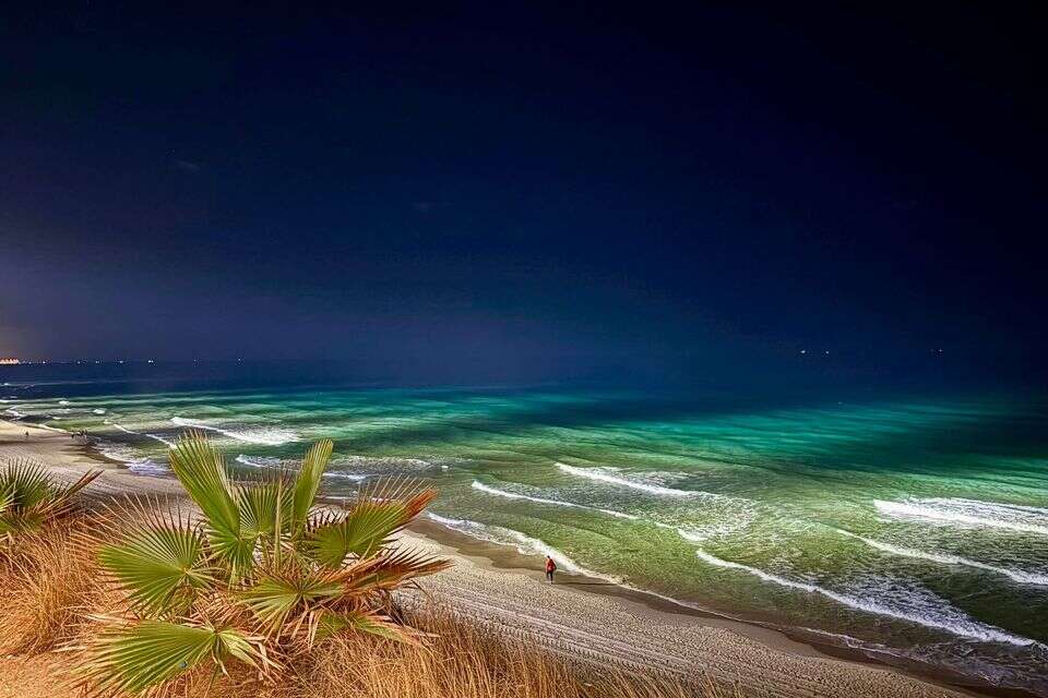 He met a 14-year-old girl on the promenade in Netanya - and committed indecent acts on her at sea