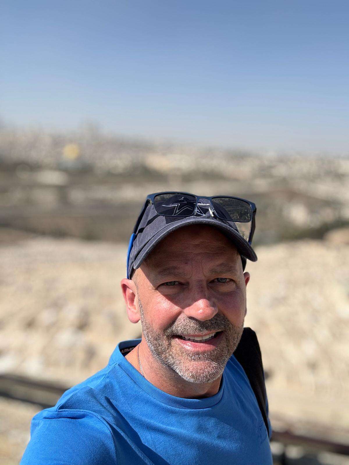 הכומר דייוויד לרמור , באדיבות המצולם