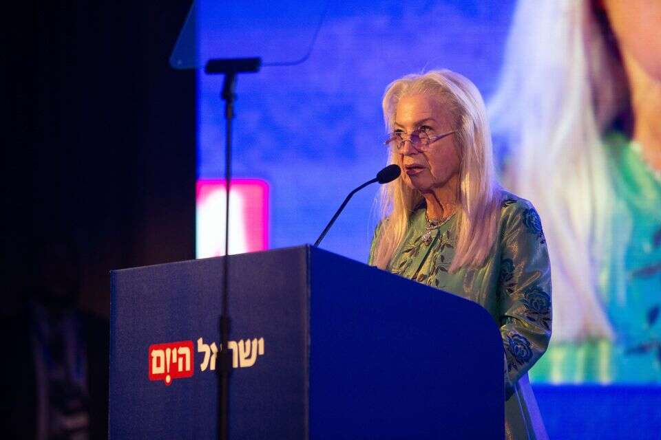 ד"ר אדלסון: האנטישמיות מרימה ראש, זה הזמן שלנו להילחם בהשמצות - ולנצח