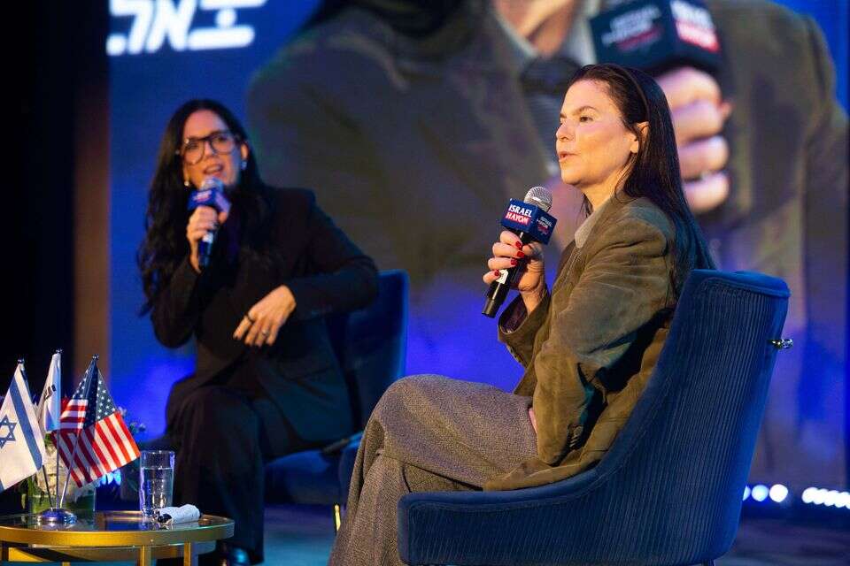 "בלי ייצוג הולם לנשים - לא יהיה שלום בעולם": עפרה שטראוס בשיחה עם יסמין לוקץ'