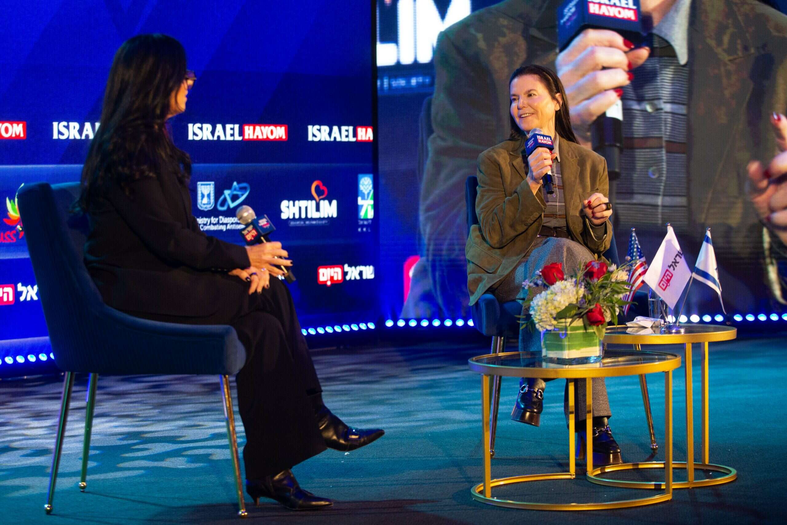 עופרה שטראוס בשיחה 1 על 1 עם יסמין לוקץ' , עמי שומן