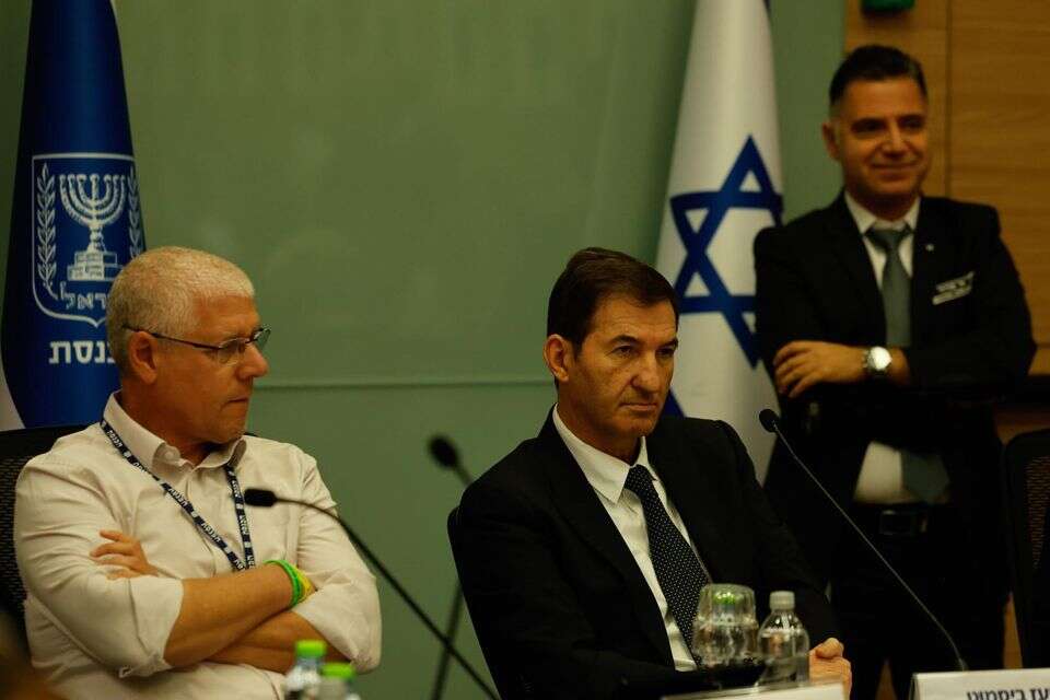 הדיון בוועדת חוץ וביטחון בנושא חוק הגיוס , אורן בן חקון