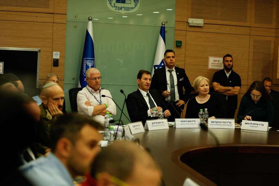 דיון בוועדת חוץ וביטחון בנושא חוק הגיוס (ארכיון) , אורן בן חקון