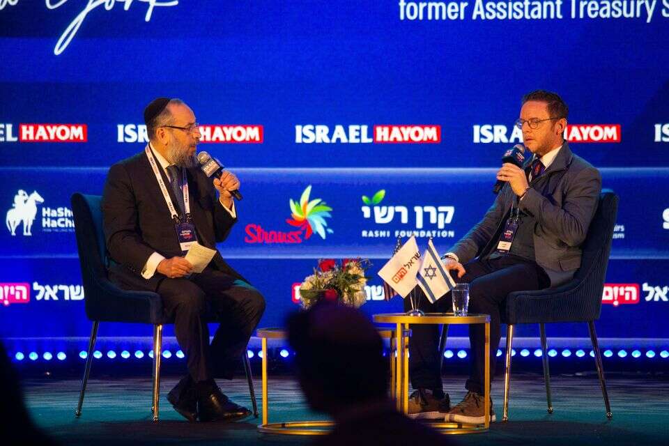 "טראמפ השתמש במכסים כדי להביא את סין לשולחן המו"מ - וזה עבד"