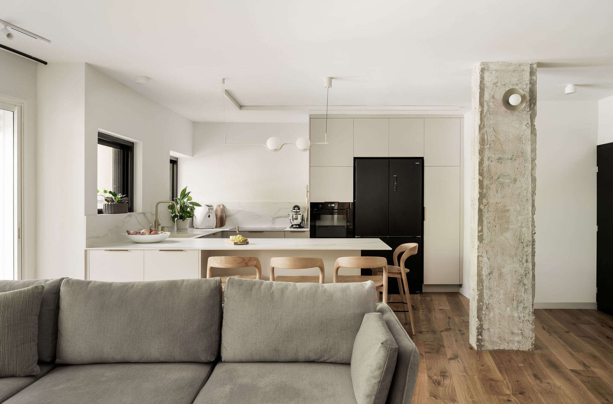 מהפך בדירת חמישה חדרים ברמת אביב