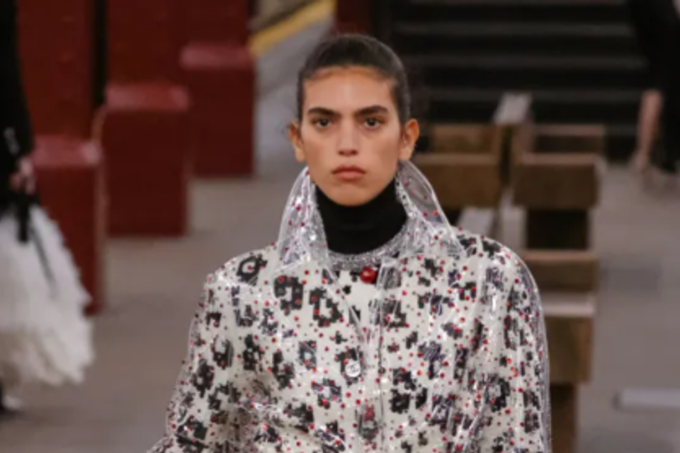 כובשת: סאן מזרחי גונבת את ההצגה בתצוגת שאנל