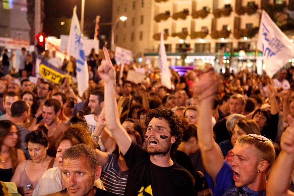 הפגנות לצדק חברתי וערפדים - זה עובד יחד?