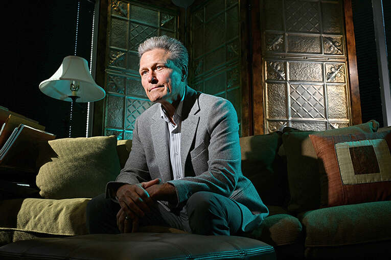 "אנשי ההייטק אומרים לנו שה־AI תיצור כאן אוטופיה. אבל אנחנו צריכים סיבה לצאת מהמיטה בכל יום, לא?"