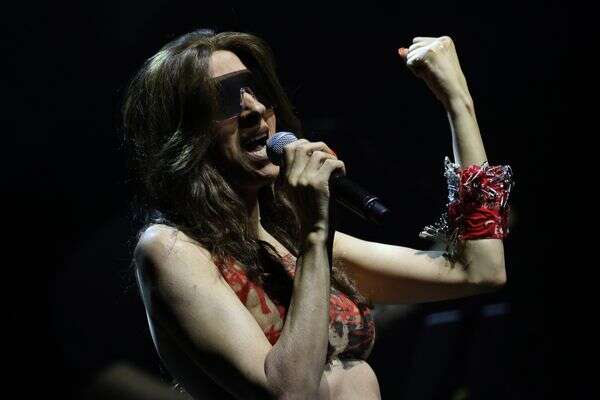 דנה אינטרנשיונל , קוקו