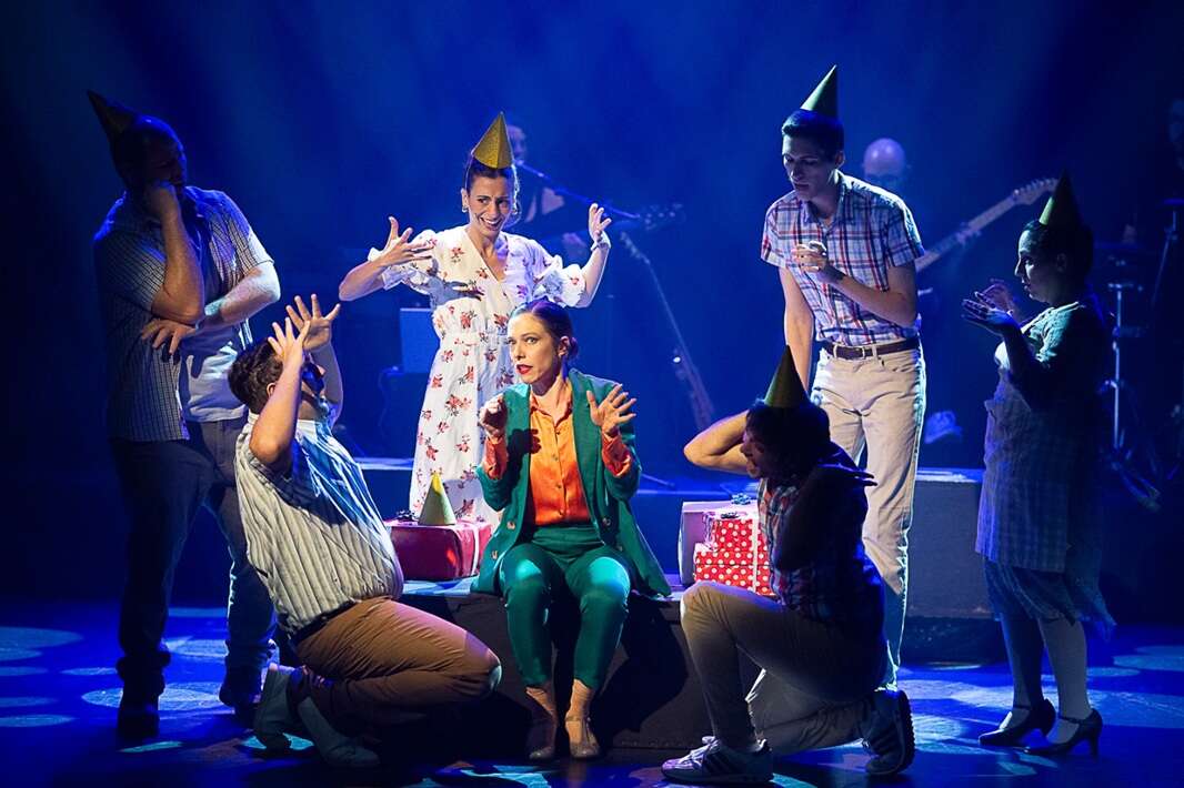 אפוקליפסה על הבמה: המחזמר שמחזיר את כוכבי הרוק לחיים