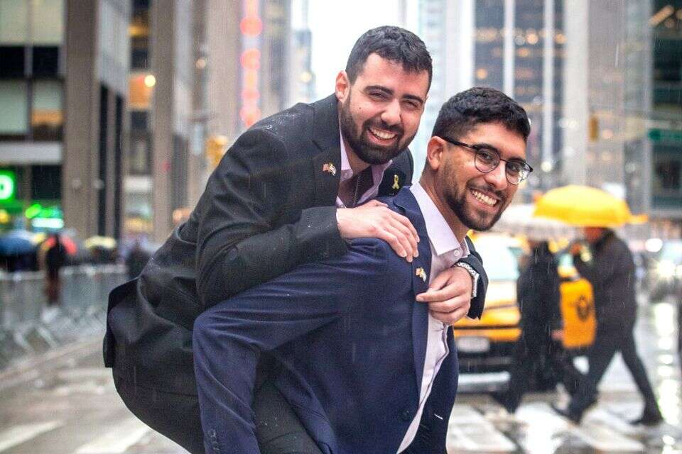 התפרקנו לשלולית של דמעות: אחרי שנתיים, האור הביס את החושך