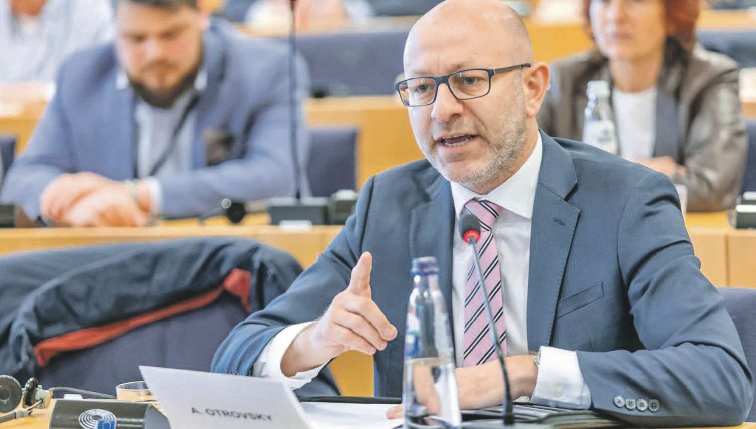 ארסן אוסטרובסקי ,