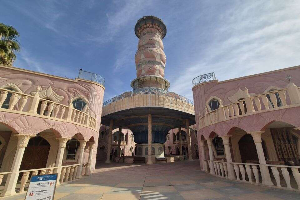גם נמצא ברשימה. קיבוץ נאות סמדר , סהר אברהמי
