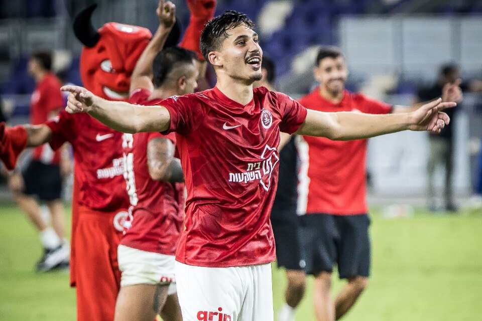 דיווח: שחקנה של הפועל תל אביב בשיחות עם קבוצת MLS