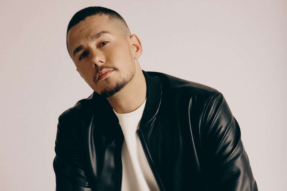 היא הכוכבת הכי מדוברת בישראל - ועכשיו אחיה מנסה ללכת בעקבותיה