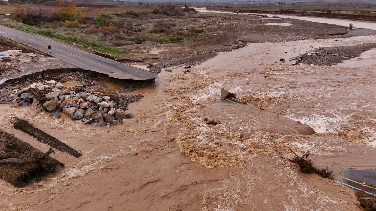 סופת ביירון: הסערה שטילטלה את יוון – ובדרך לישראל | כל הפרטים