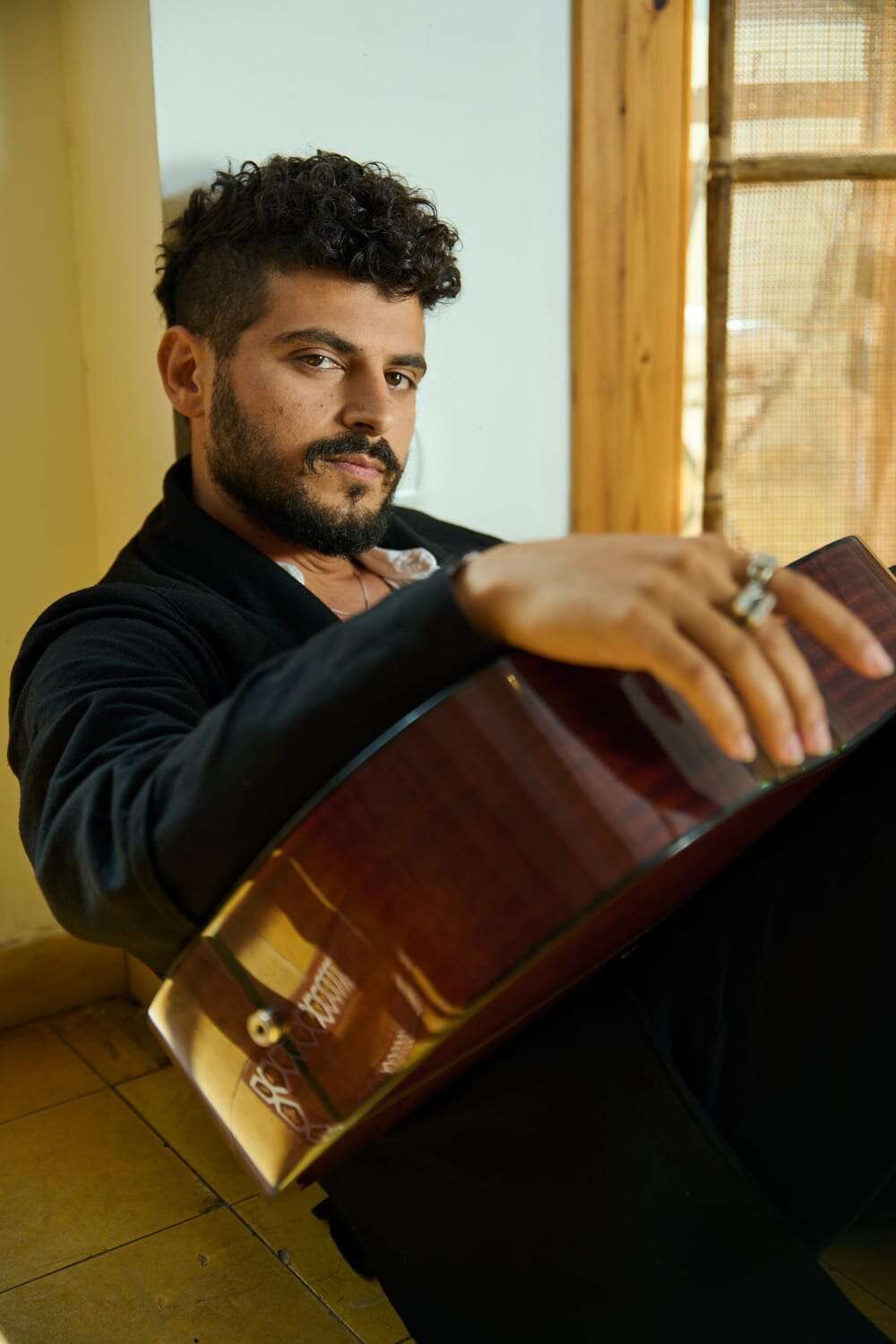 תכף המבול יסתיים: דניאל וייס בסינגל חדש ונוגע ללב