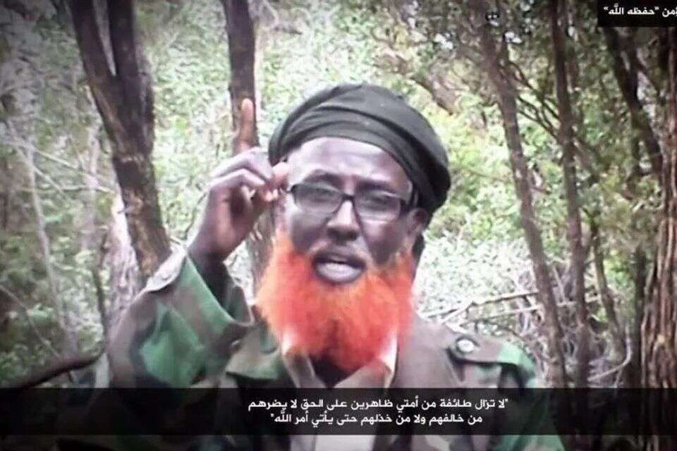 עבדול קאדיר מומין באחד מסרטוני הג'יאהד שלו , .