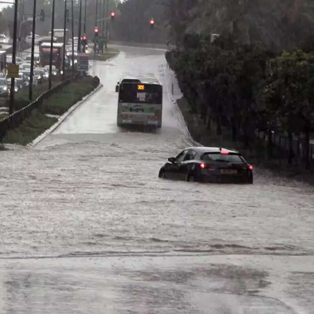 שיא הסופה היום: רוחות של 100 קמ"ש וחשש חמור להצפות | תחזית מזג האוויר