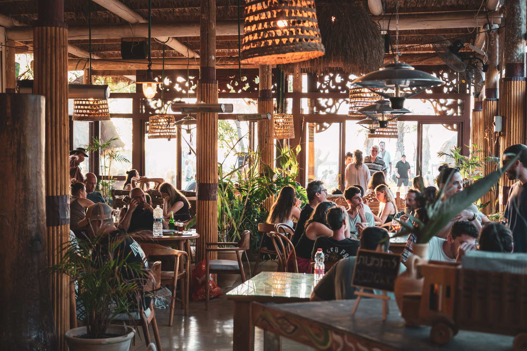 תמיד הוא בא בזמן: התאילנדית החדשה והלוהטת של מוש בן ארי