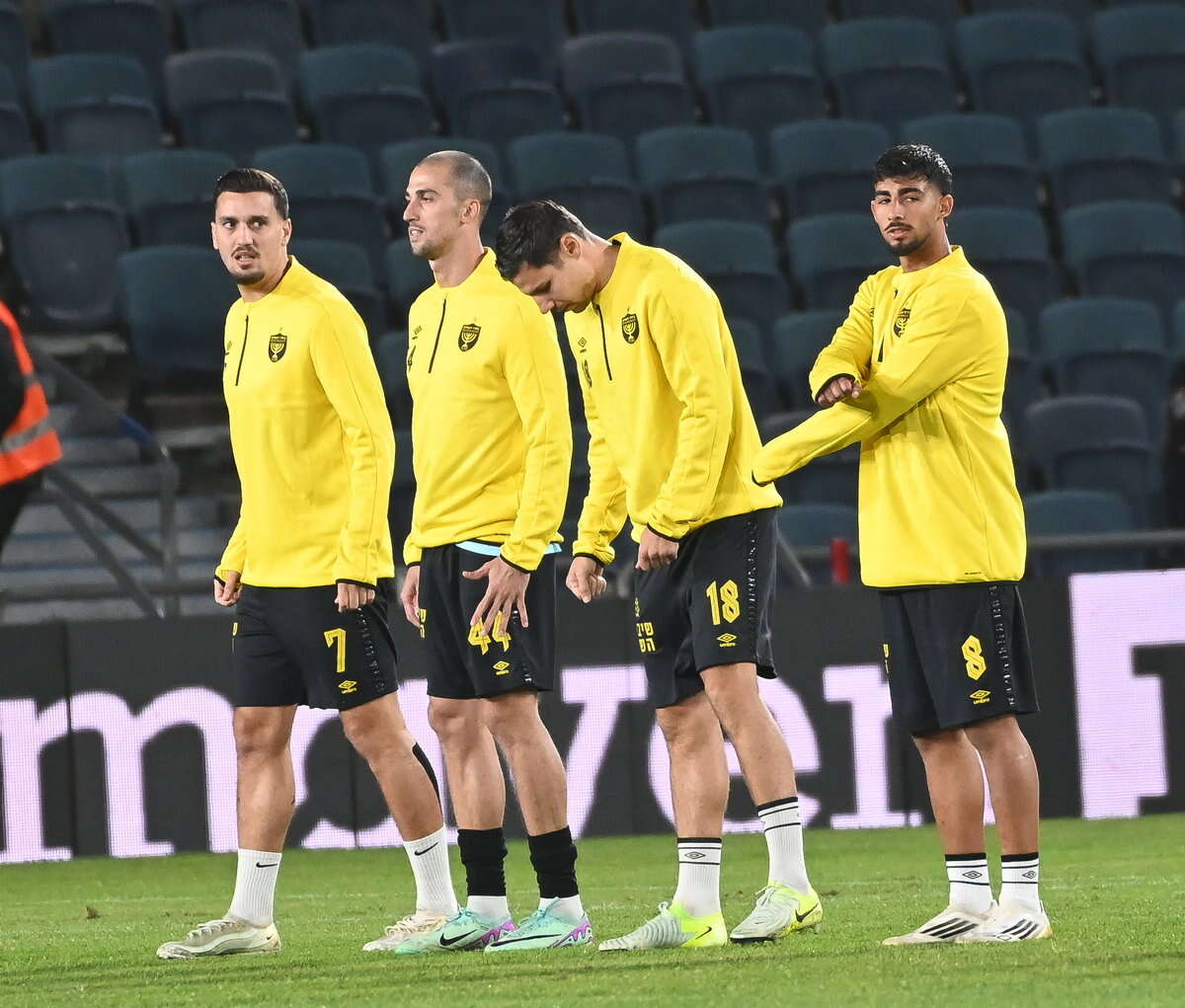 אביו של כוכב בית"ר ירושלים זעם על אוהד: "יש לך גנים של מניאק"